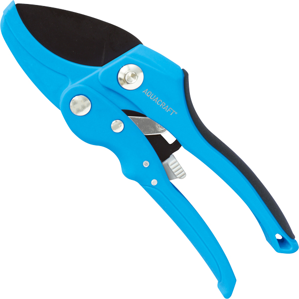 Ratchet pruning shears with three-stage cutting system
